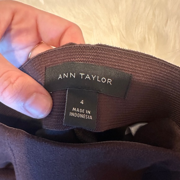 Bundle of TWO Ann Taylor pants - Picture 3 of 4